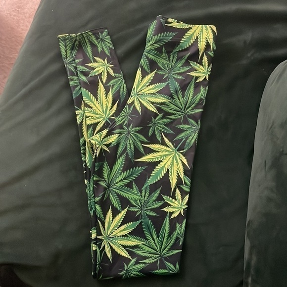 Blackmilk XS Woah Dude Mary Jane Marijuana 2.0 HWMF Leggings - Picture 1 of 6
